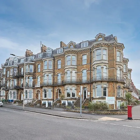 The House - Pool & *