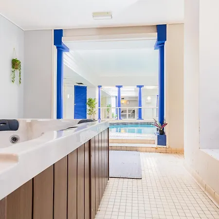 The House - Pool & 公寓 *