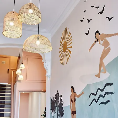 Hotel House *