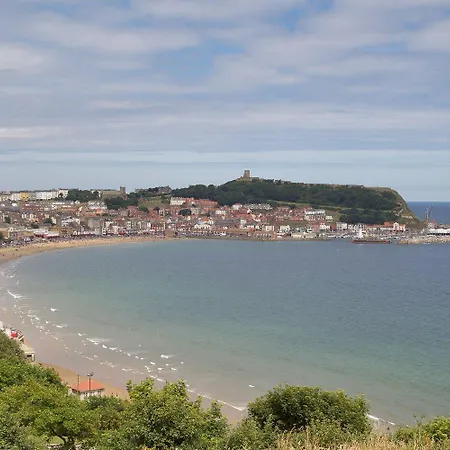 The House - Pool & Daire Scarborough