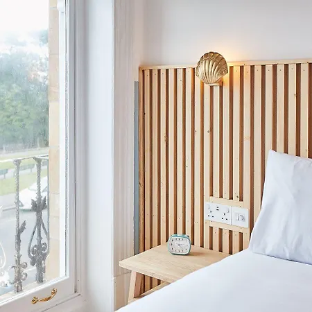 The House - Pool & Scarborough