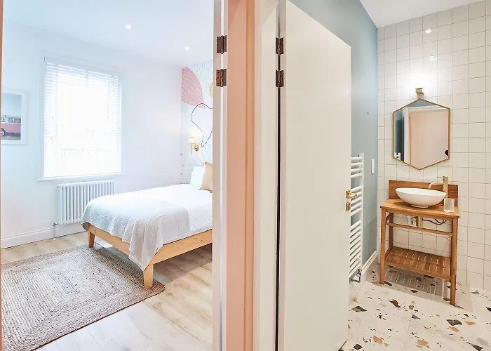 The House - Pool & Lägenhet Scarborough