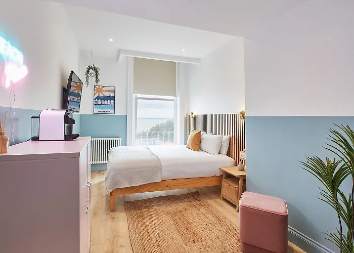 The House - Pool & *