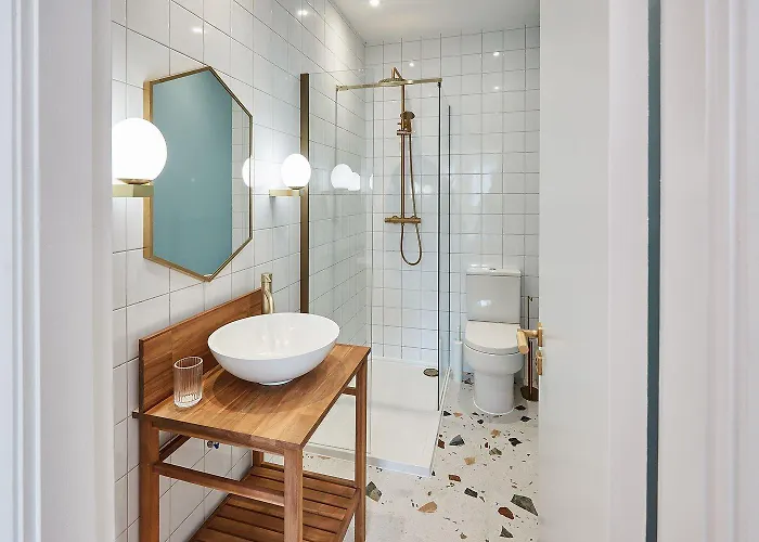 The House - Pool & Lägenhet *