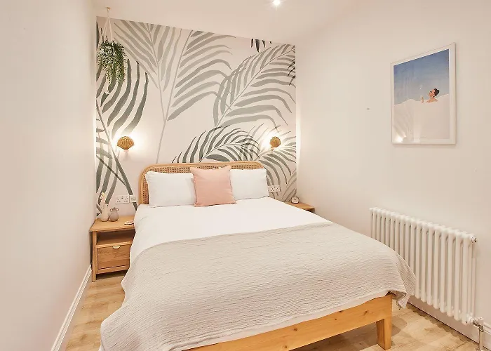 The House - Pool & * Scarborough