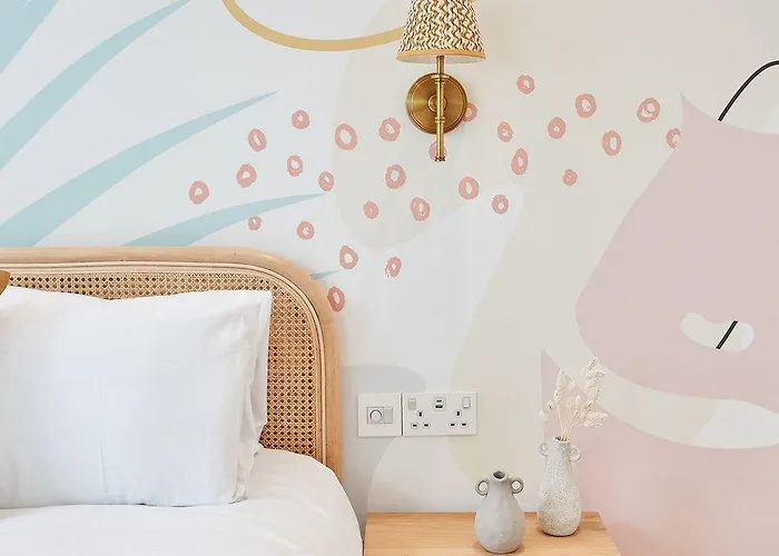 The House - Pool & *