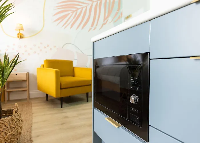 The House - Pool & Lägenhet *