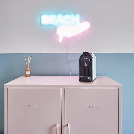 The House - Pool & *